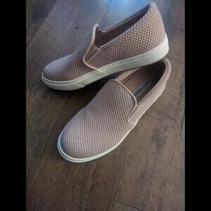 Steve Madden pink slip on sneakers shoes size 8.5